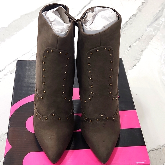 Michael Antonio Secret Olive Studded Ankle Boot – Size 5.5 | Fierce & Fabulous N - Picture 7 of 12
